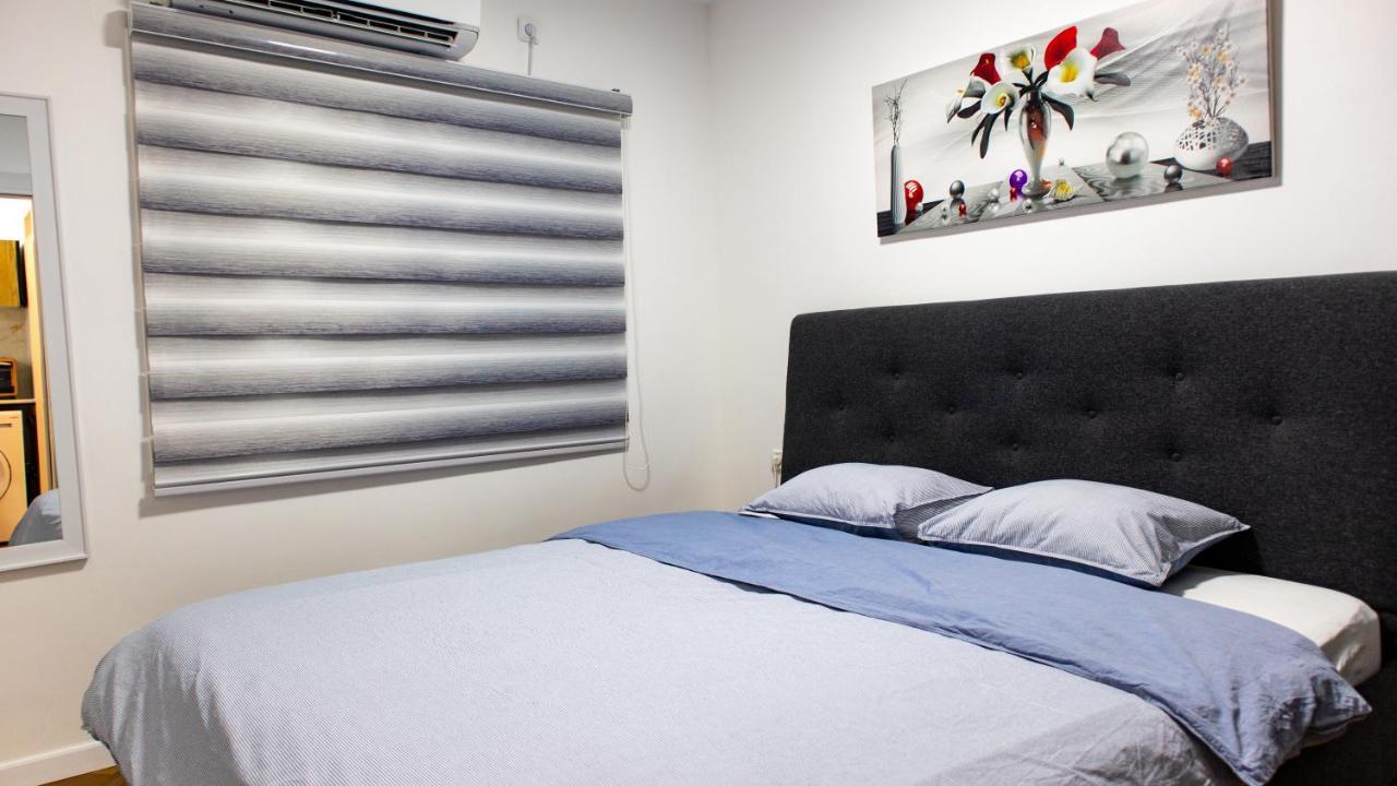 Grey House 2 Appartamento Eilat Esterno foto